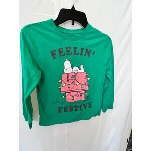 Christmas GraphicTee Shirt SZ M 7/8 Long Sleeve Small Hole on Back Near Bottom